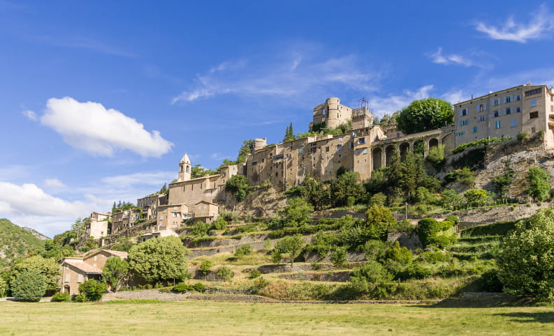 Montbrun-les-Bains, Plus beau village de France et village perché de la Drôme