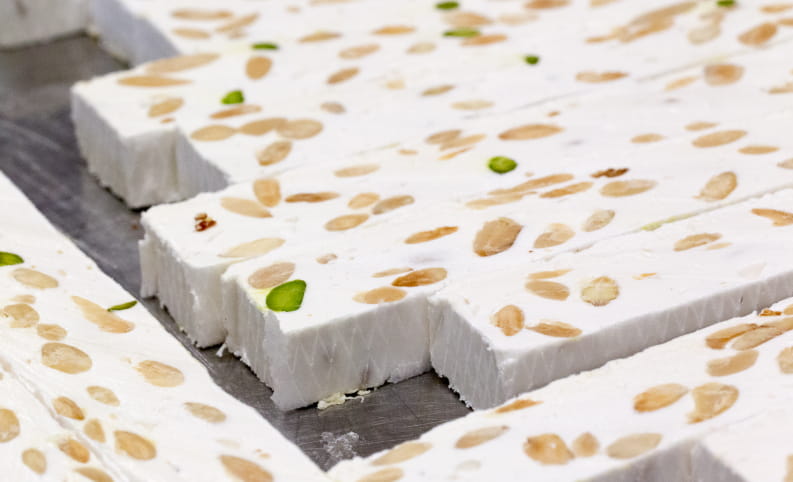 Le nougat, spécialité de Montélimar dans la Drôme provençale - incontournable