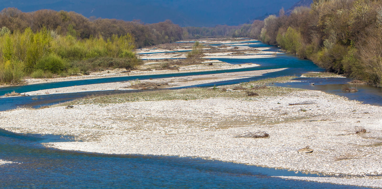 paysage de la reserve naturelle des Ramières ur la rivière Drôme