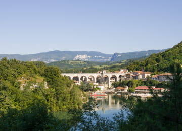 Aqueduc de Saint Nazaire-en-Royans sur la Vallée de l'Isère