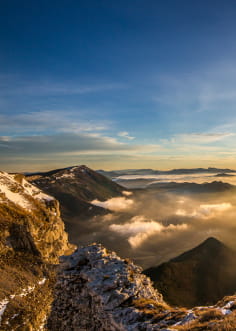 coucher de soleil et nuages sur les montagnes du parc naturel régional du Vercors