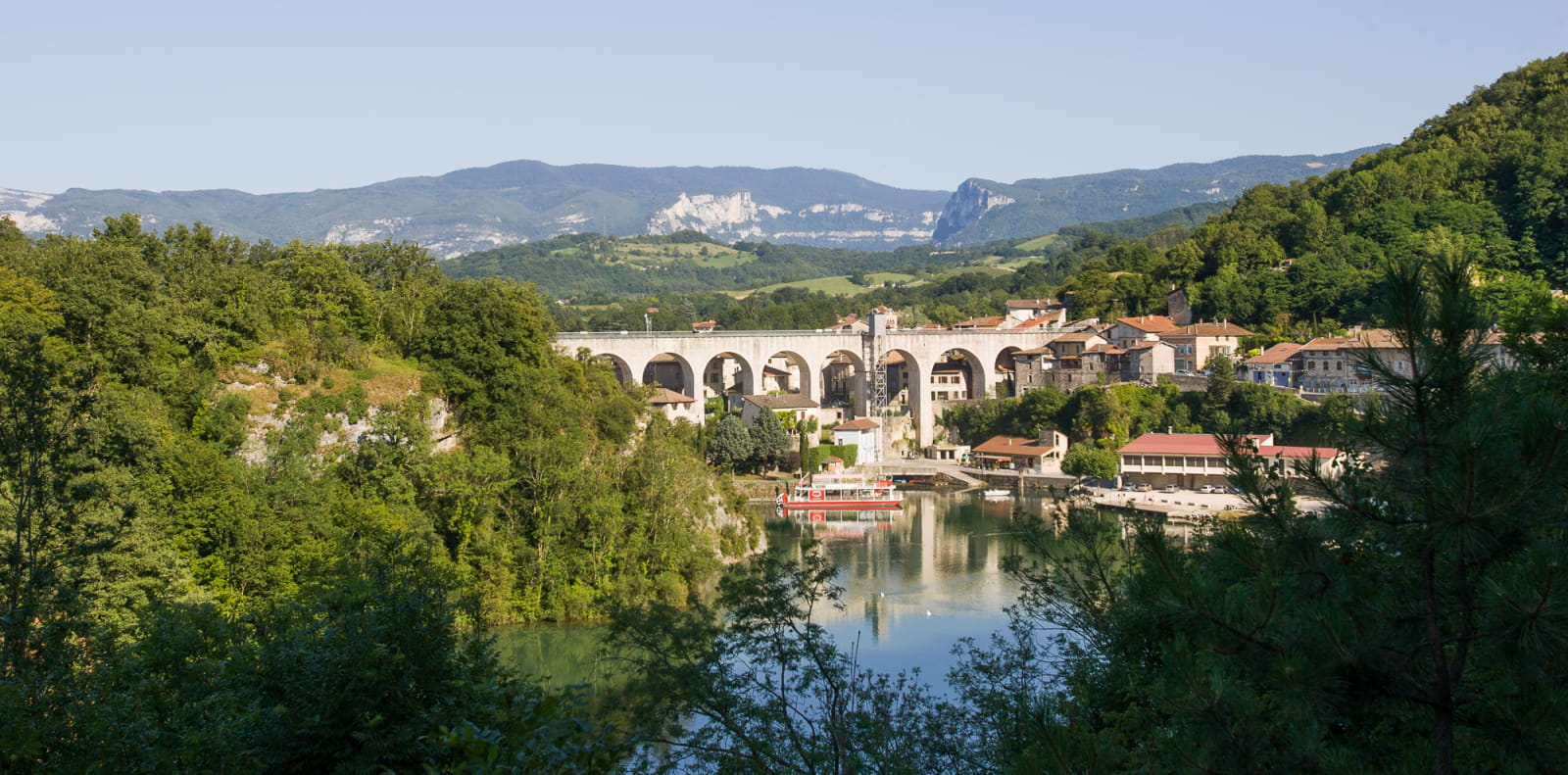 Aqueduc de Saint Nazaire-en-Royans sur la Vallée de l'Isère