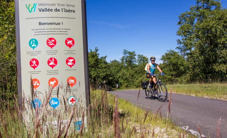 Véloroute voie verte Vallée de l'isère - La Drôme destination vélo